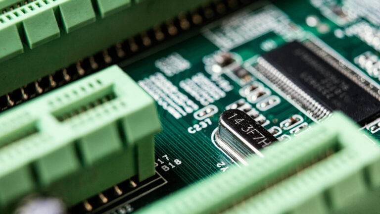 電子部品が調達困難な時代に企業が取るべき対策